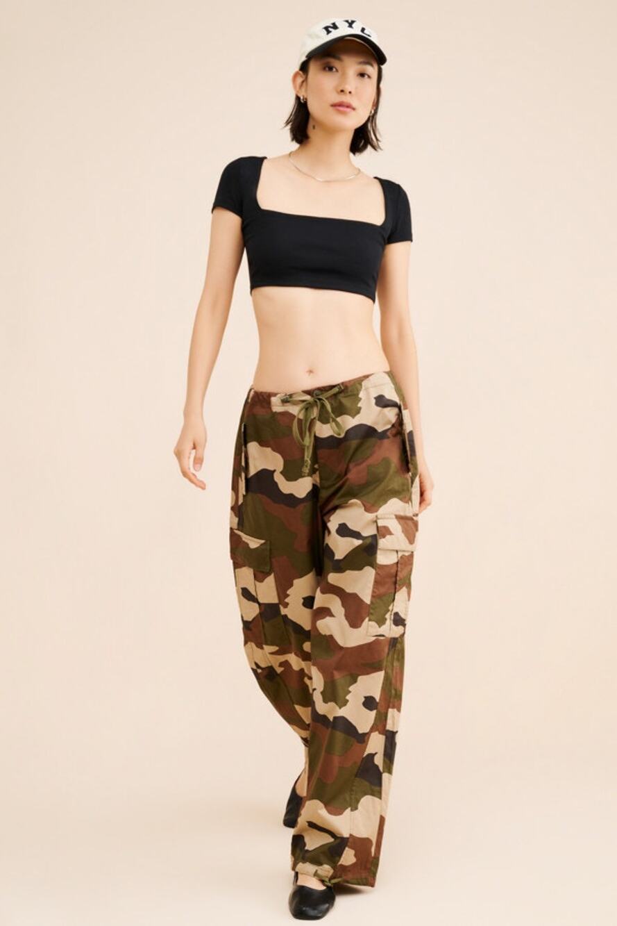 NWT- Good American Camo Cargo Pants in Green/Brown/Khaki